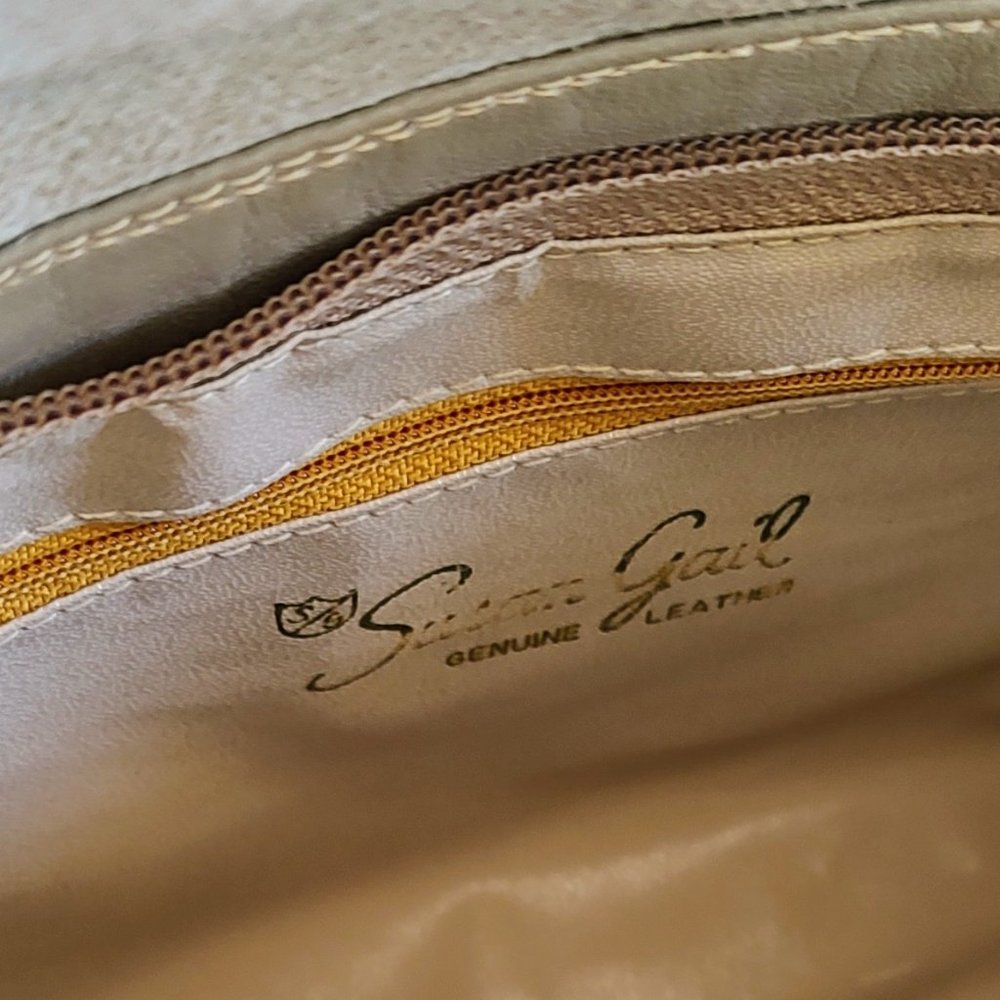Vintage Susan Gail grey leather clutch with strap options. Excellent condition. - Picture 12 of 14